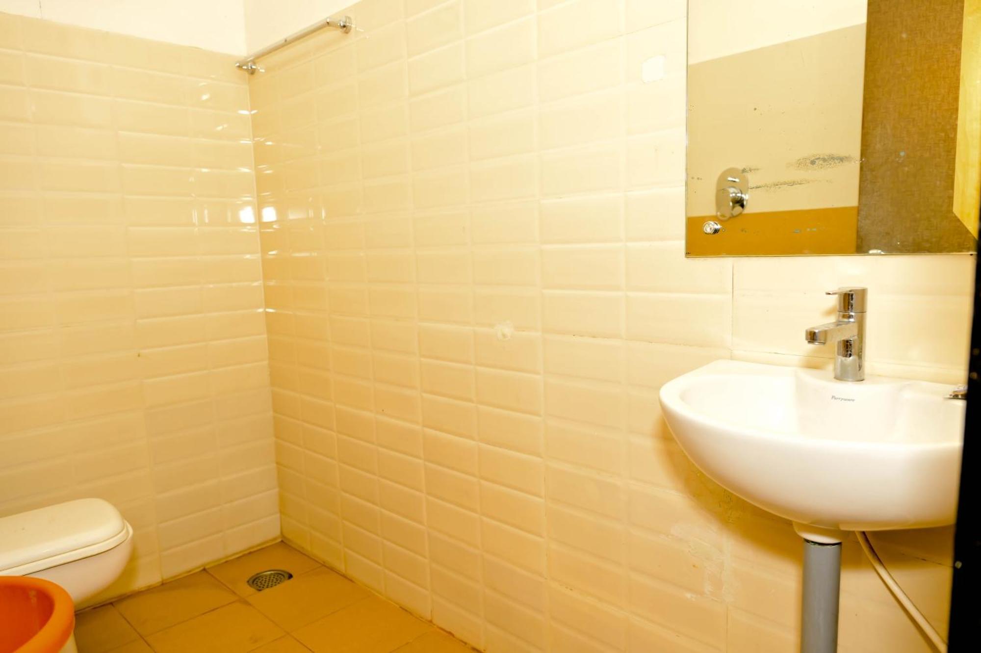 Hotel Townhouse Mk Chikmagalūr Zewnętrze zdjęcie