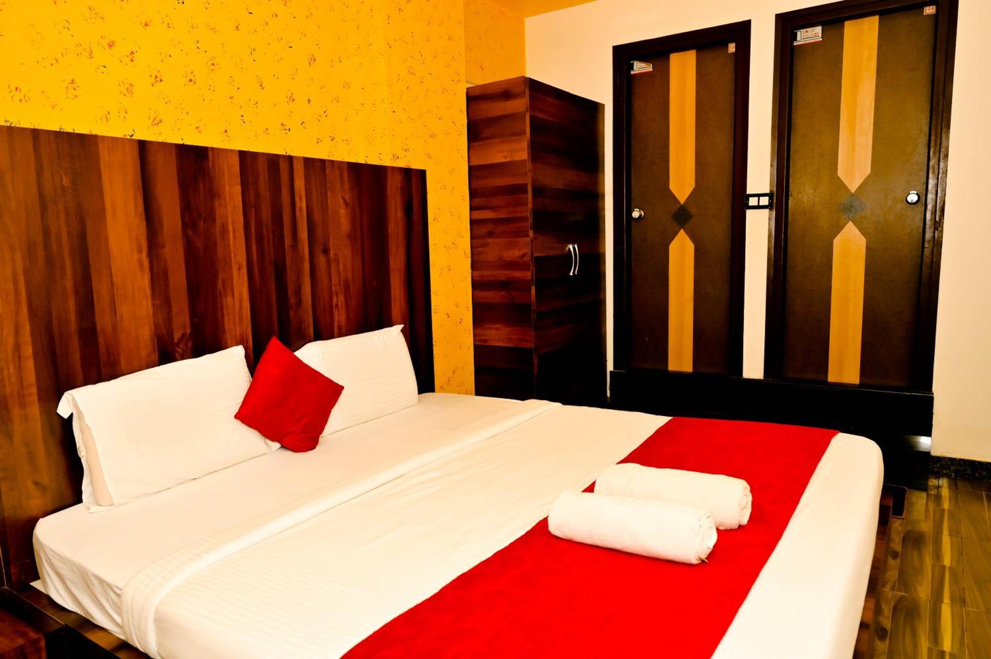 Hotel Townhouse Mk Chikmagalūr Zewnętrze zdjęcie