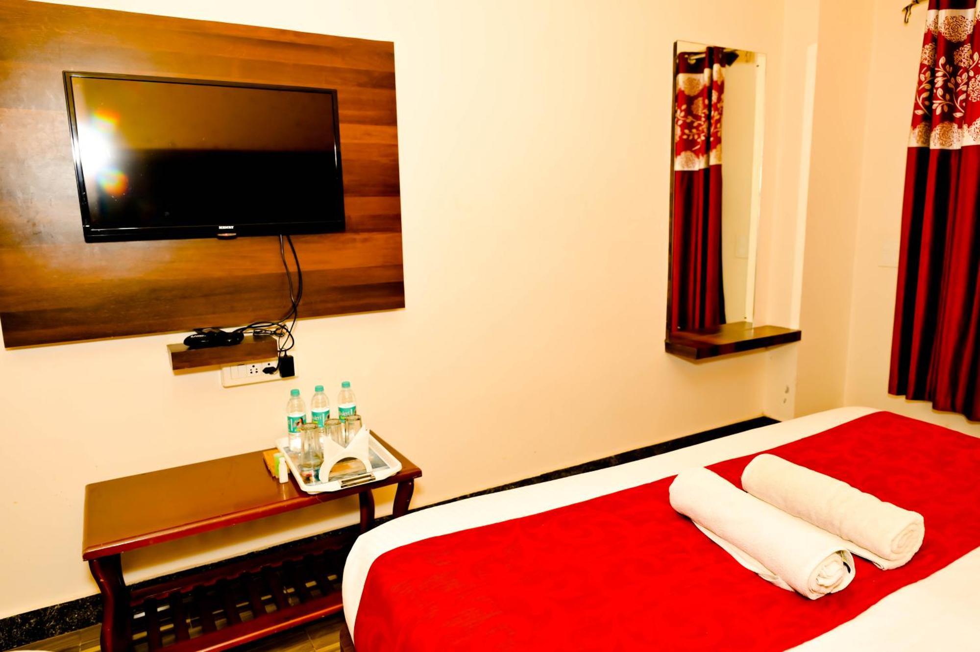 Hotel Townhouse Mk Chikmagalūr Zewnętrze zdjęcie