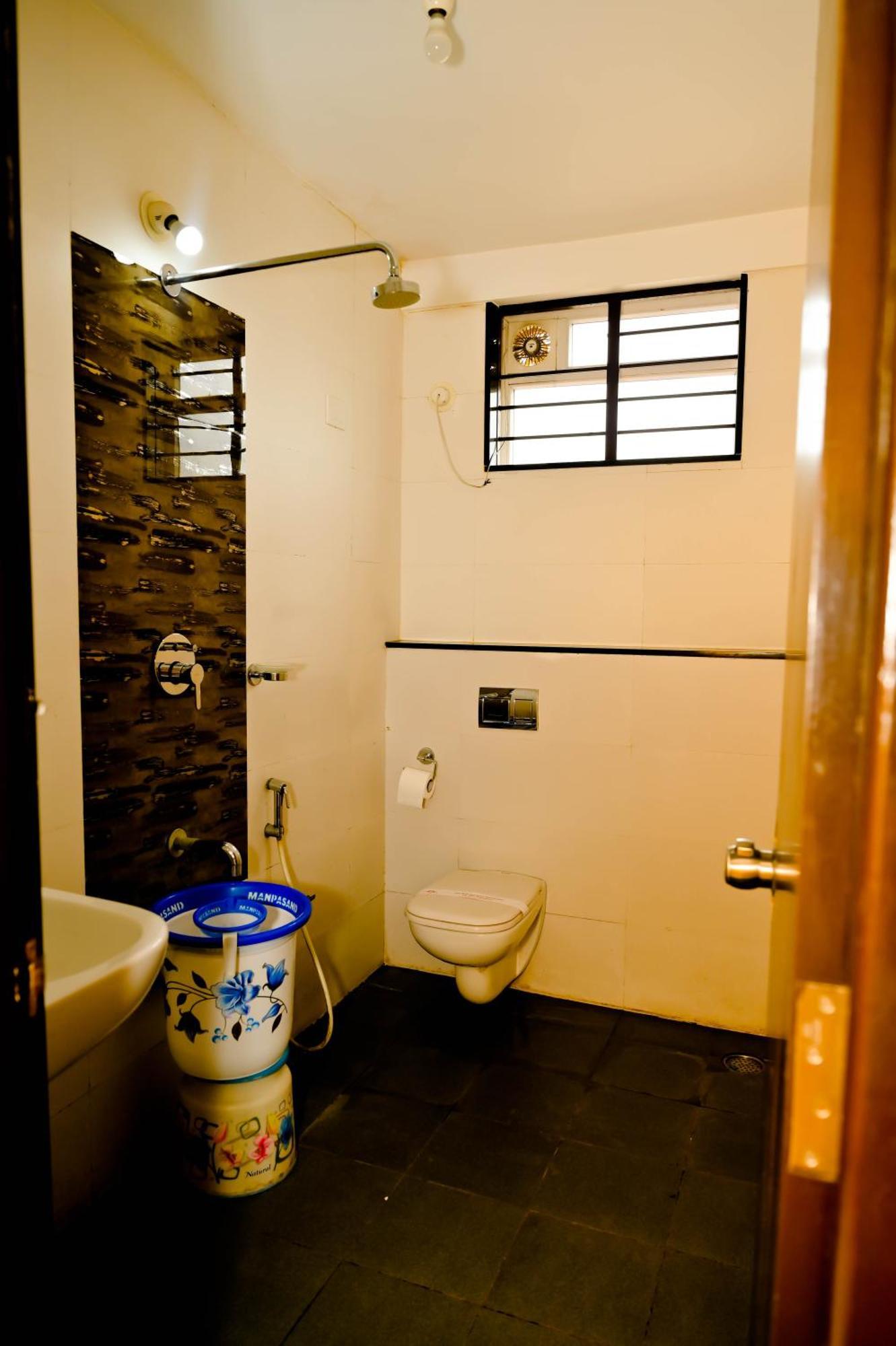 Hotel Townhouse Mk Chikmagalūr Zewnętrze zdjęcie