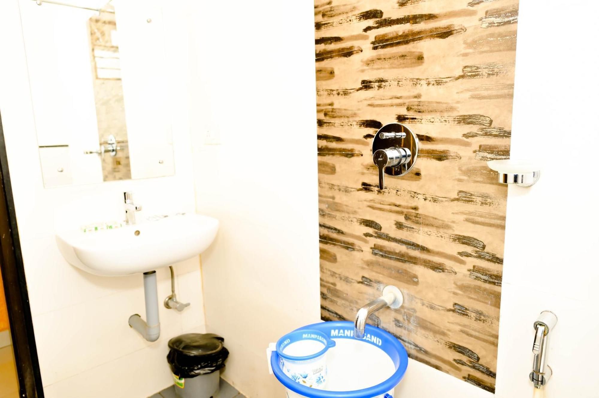 Hotel Townhouse Mk Chikmagalūr Zewnętrze zdjęcie