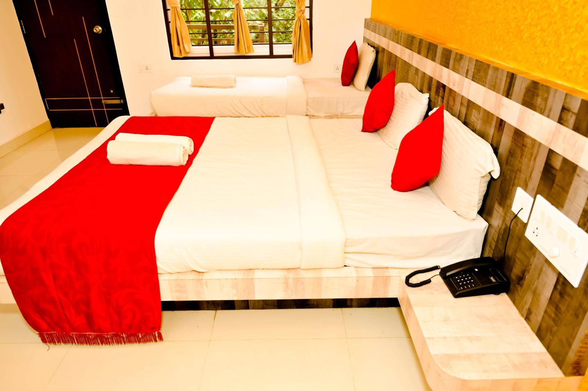 Hotel Townhouse Mk Chikmagalūr Zewnętrze zdjęcie