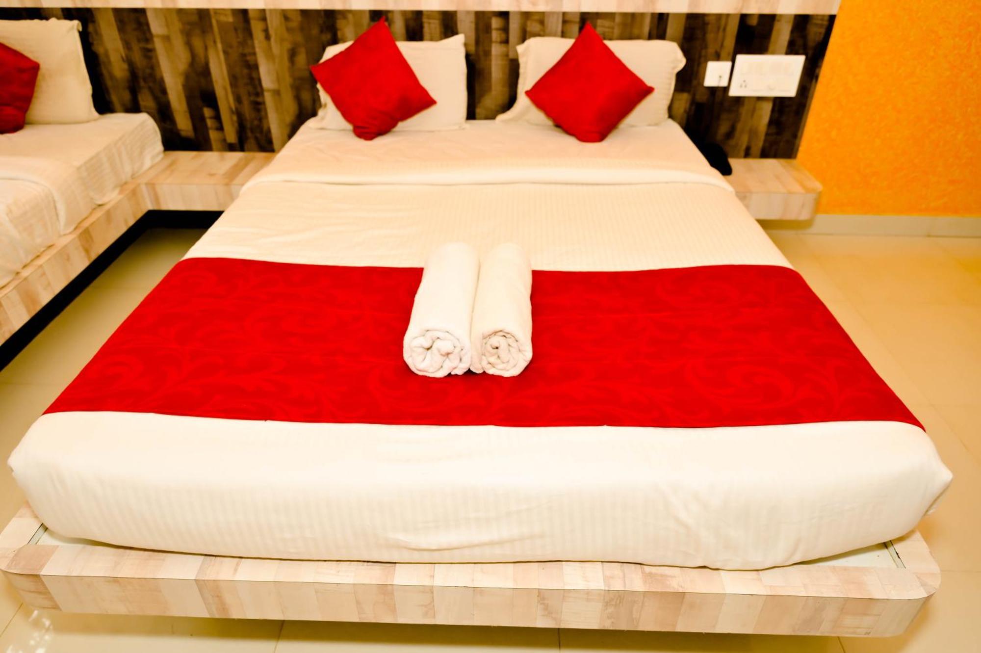 Hotel Townhouse Mk Chikmagalūr Zewnętrze zdjęcie