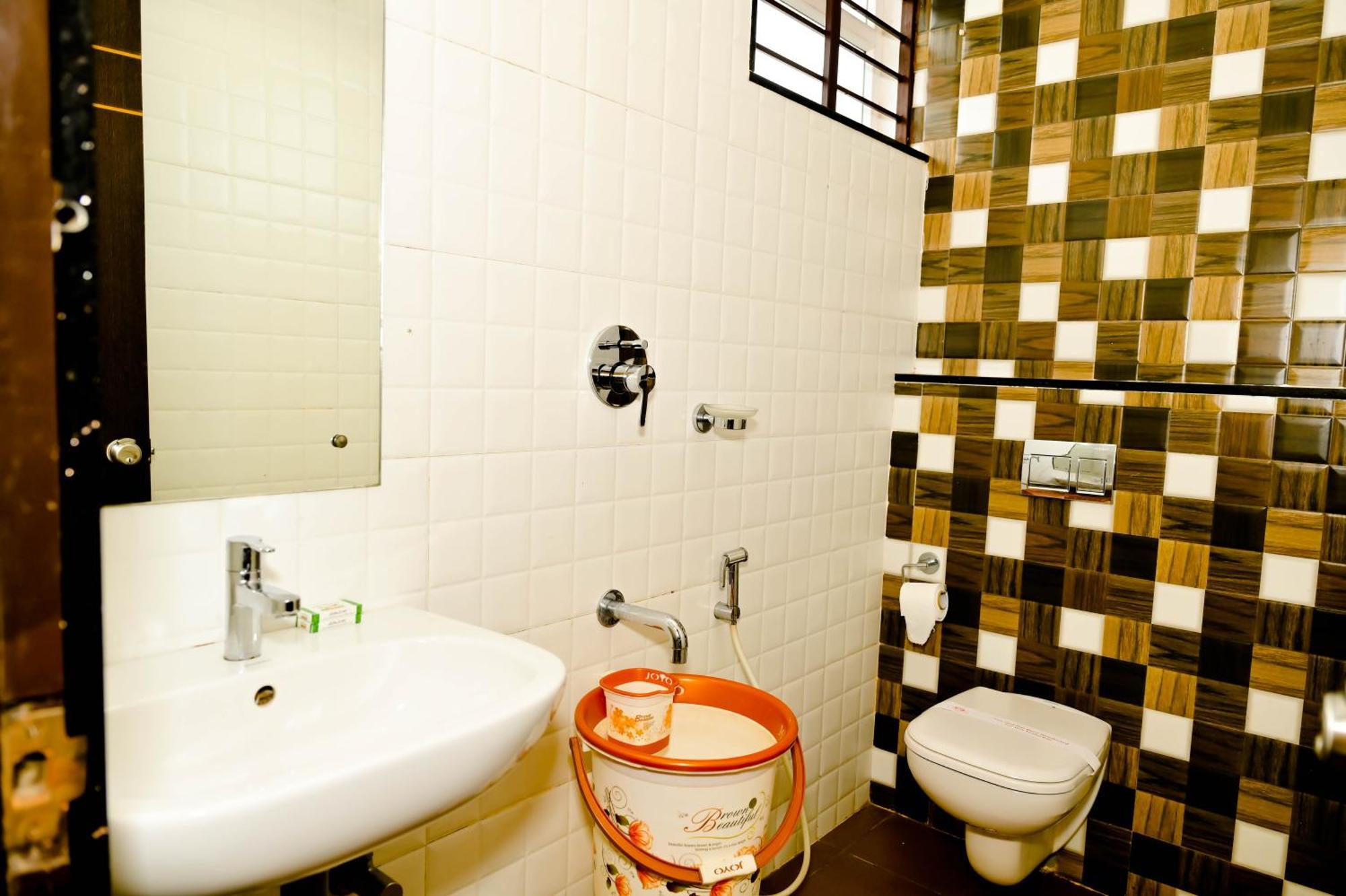 Hotel Townhouse Mk Chikmagalūr Zewnętrze zdjęcie