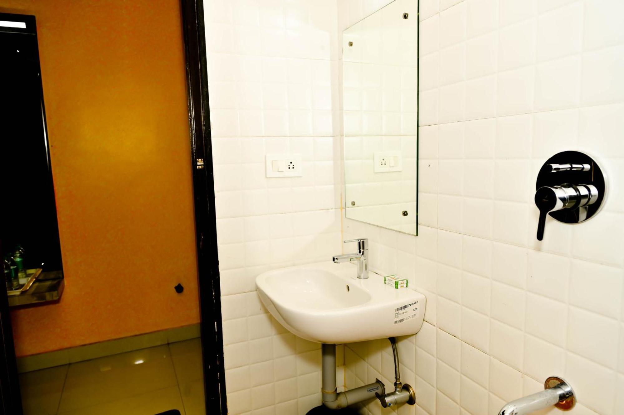 Hotel Townhouse Mk Chikmagalūr Zewnętrze zdjęcie