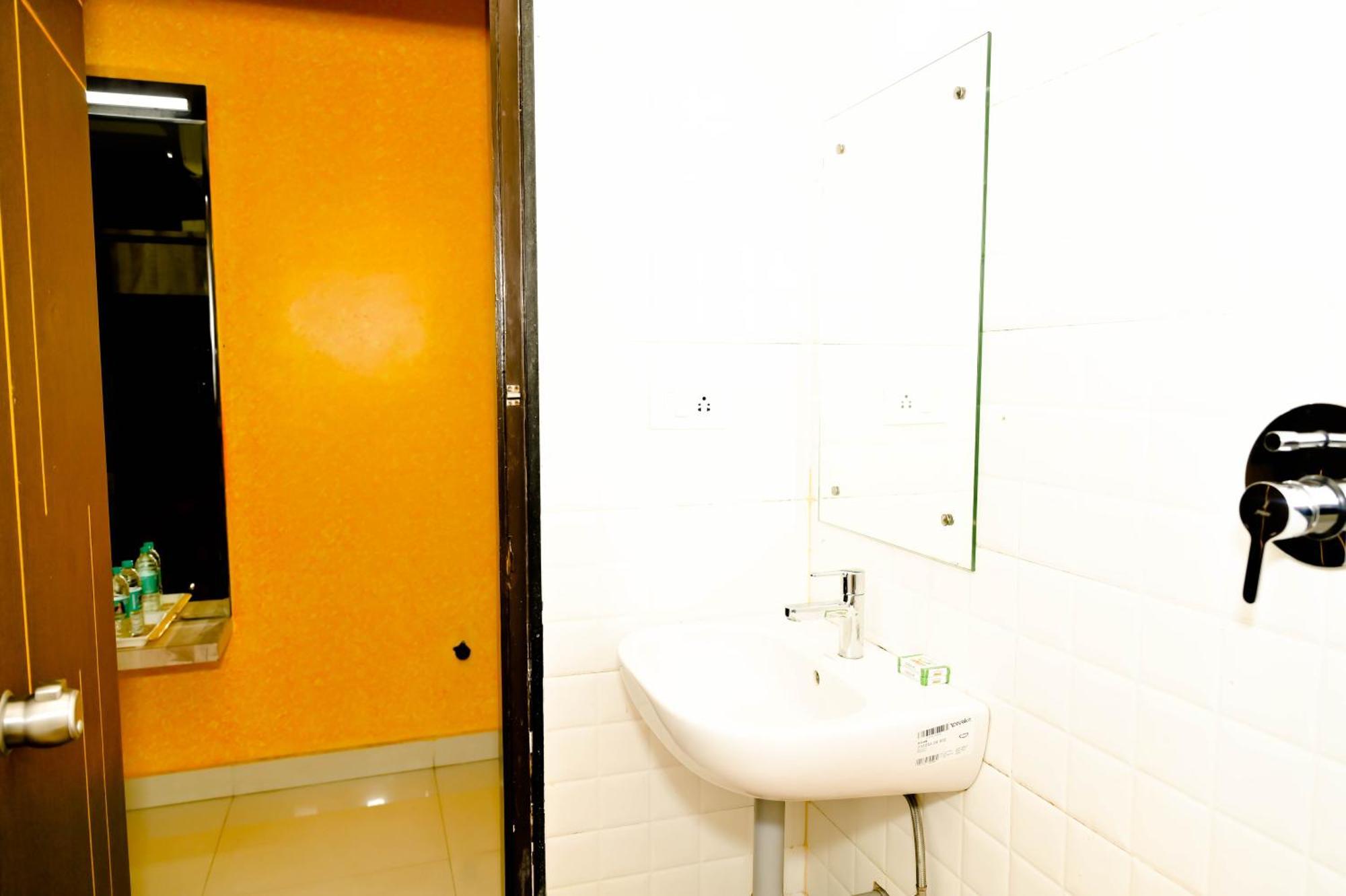 Hotel Townhouse Mk Chikmagalūr Zewnętrze zdjęcie