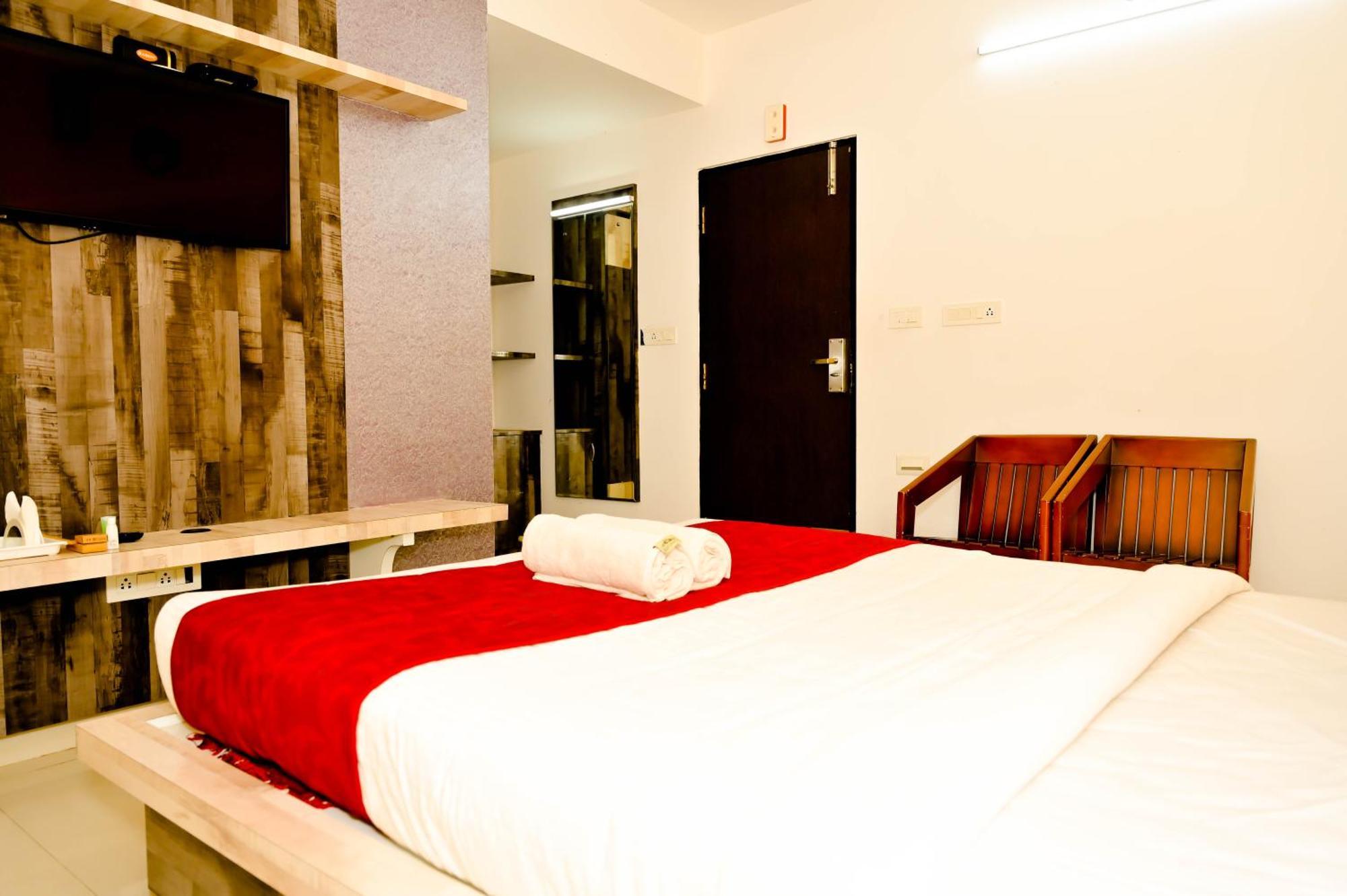 Hotel Townhouse Mk Chikmagalūr Zewnętrze zdjęcie