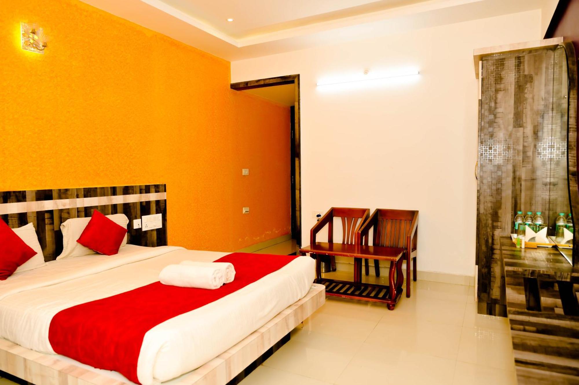 Hotel Townhouse Mk Chikmagalūr Zewnętrze zdjęcie
