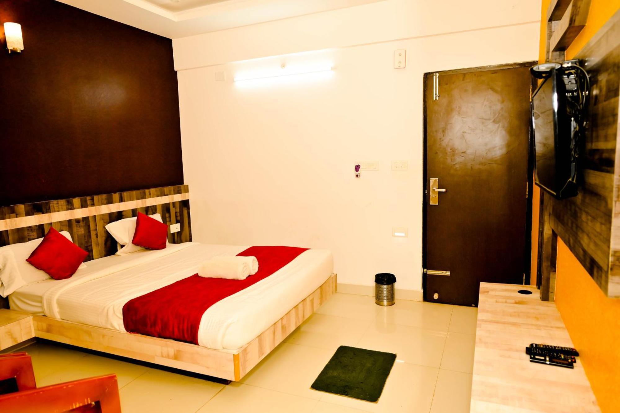 Hotel Townhouse Mk Chikmagalūr Zewnętrze zdjęcie