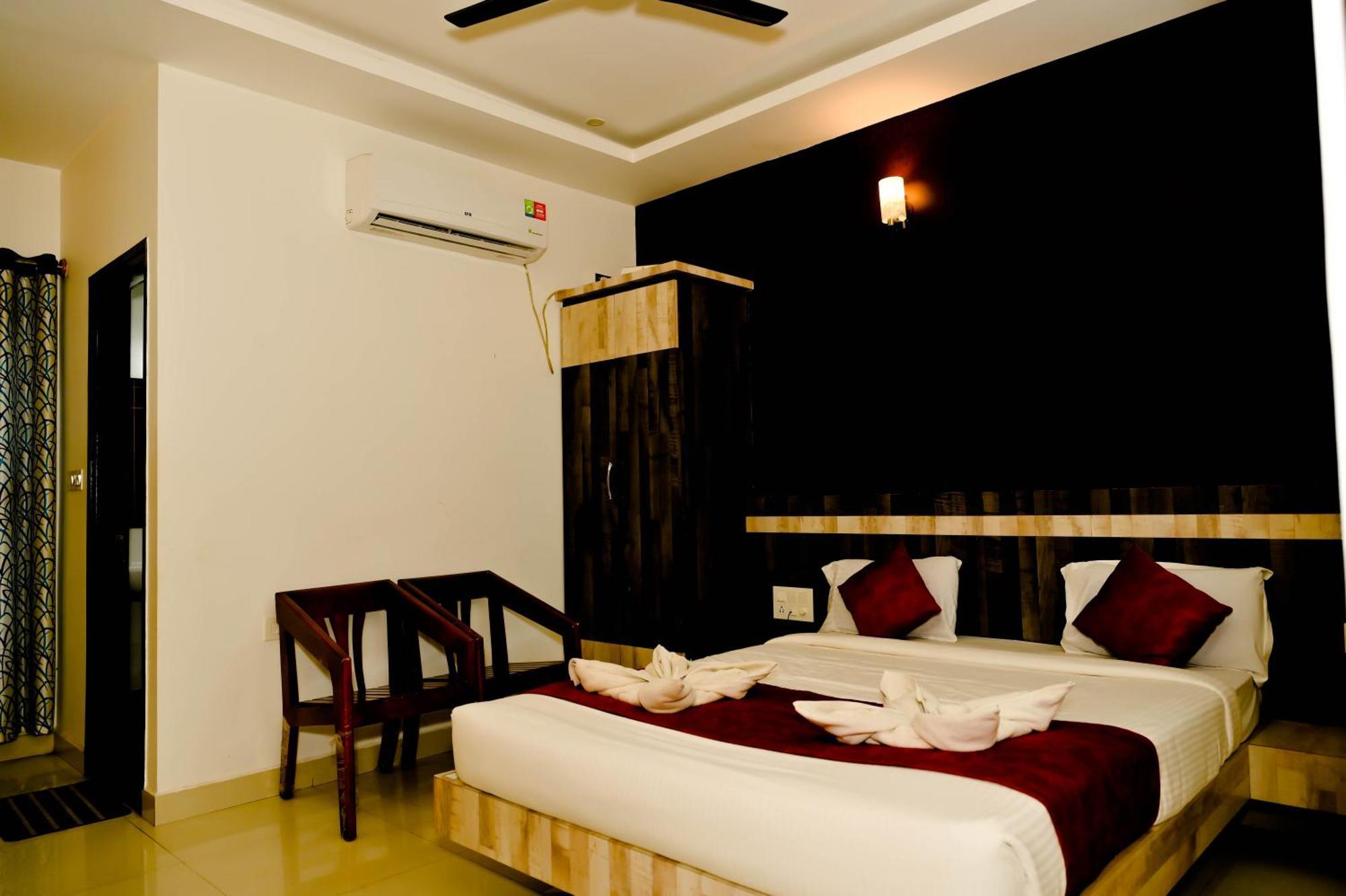 Hotel Townhouse Mk Chikmagalūr Zewnętrze zdjęcie